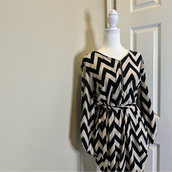 Women’s Chevron Dress- sizeXL - Picture 6 of 8